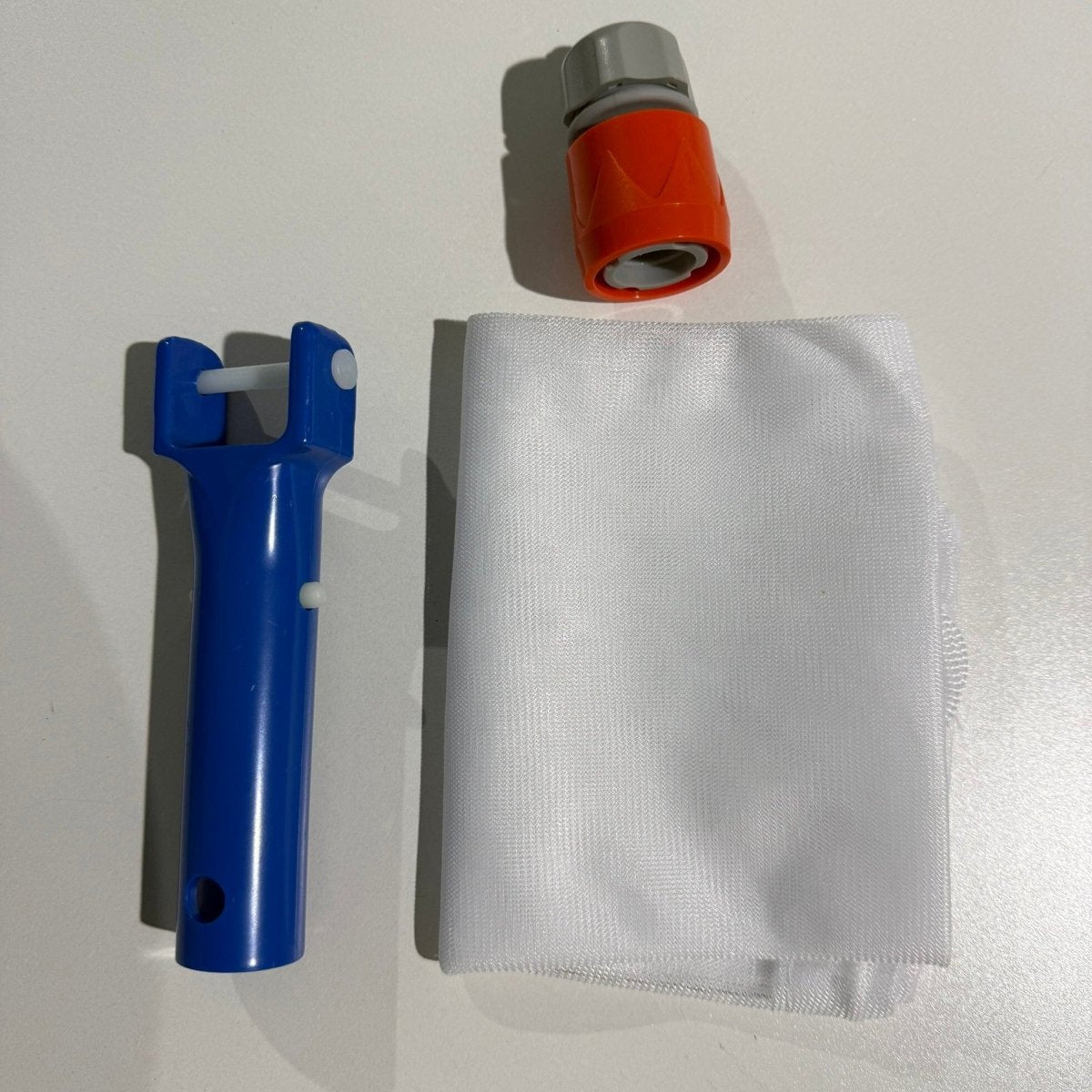 AQUAVAC – Pulitore per piscina senza chimici con forte potere di aspirazione per foglie e sporco