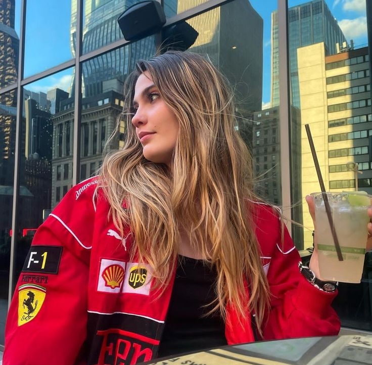Giacca Vintage Ferrari Racer - Stile Sportivo e Sostenibilità per Tutti