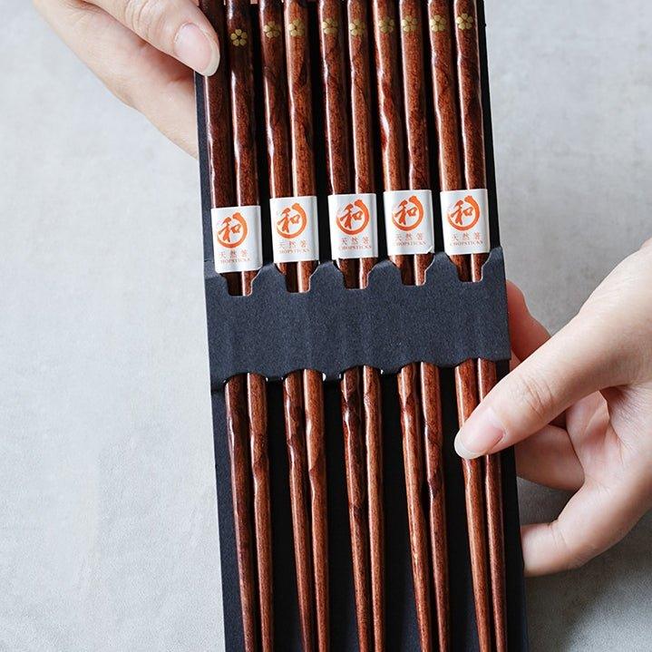 Set di Bacchette in Legno Miyabi con Motivo di Sakura Dorata