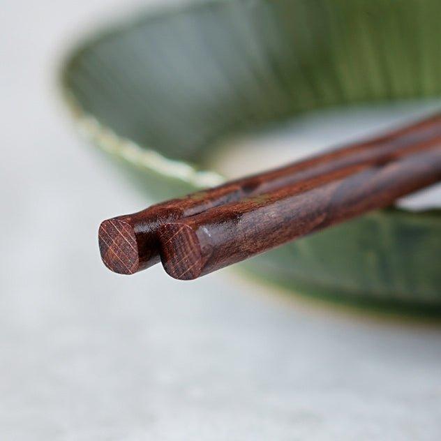 Set di Bacchette in Legno Miyabi con Motivo di Sakura Dorata