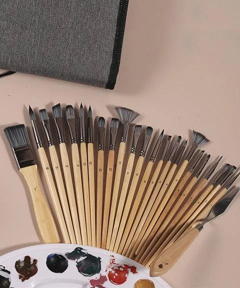 Set di pennelli per arte professionale con manici in legno naturale