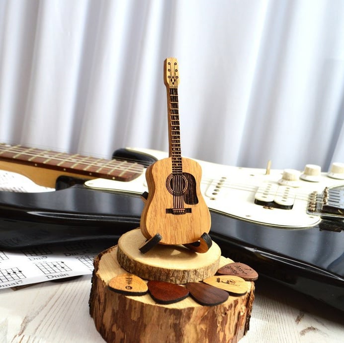 GuitarHolder - Supporto per plettro per chitarra +3 Plettro gratuiti