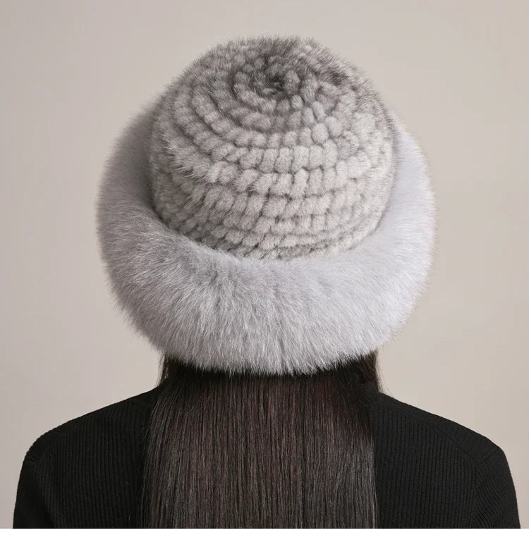 Cappello in Pelliccia di Visone Vellara per Calore Invernale e Lusso Quotidiano