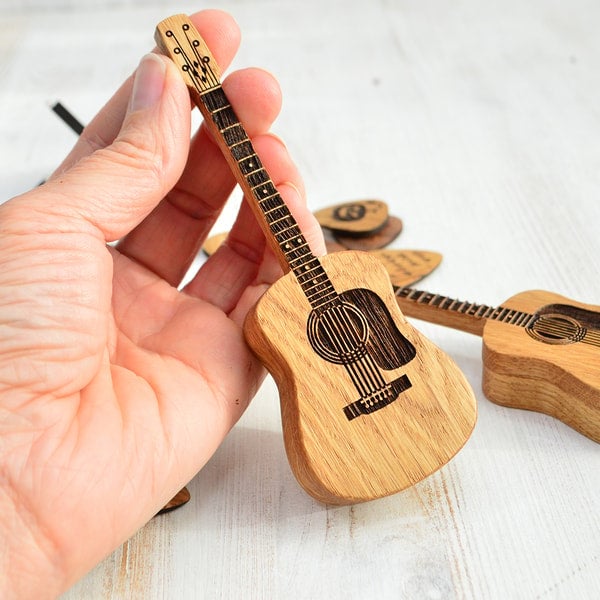 GuitarHolder - Supporto per plettro per chitarra +3 Plettro gratuiti