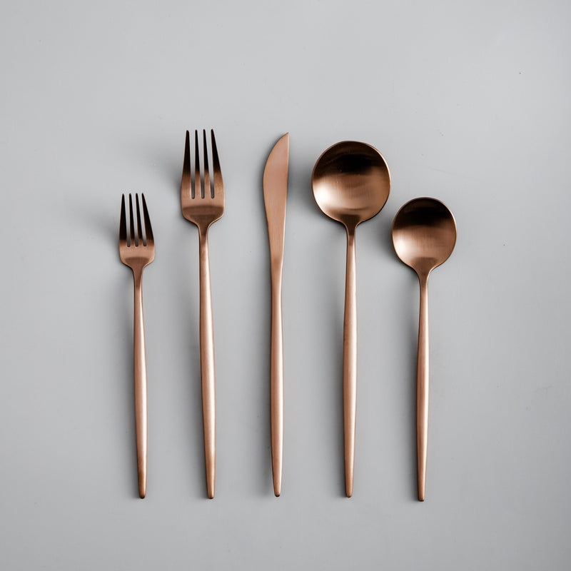 Posate minimaliste in acciaio inossidabile – Eleganza in un design semplice