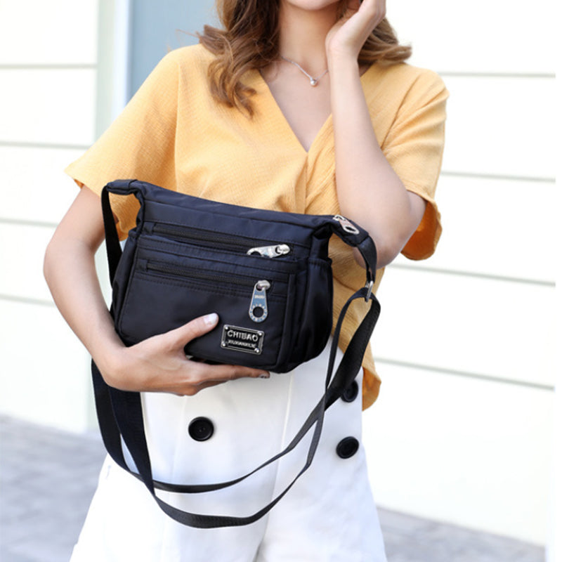 Borsa a tracolla versatile in tessuto nylon