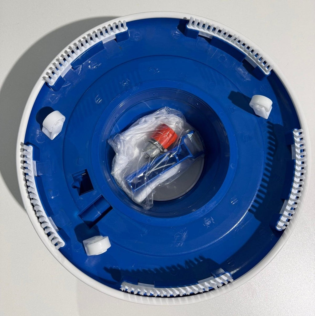 AQUAVAC – Pulitore per piscina senza chimici con forte potere di aspirazione per foglie e sporco
