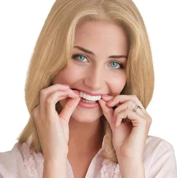 Snap-On Veneers Di NovaBright Creano Un Sorriso Naturale E Veloce Per I Denti Superiori E Inferiori