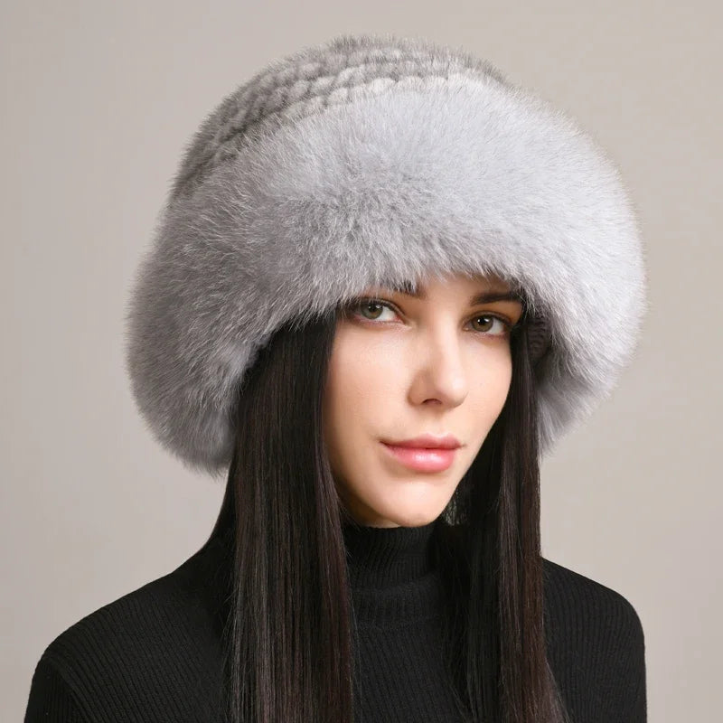 Cappello in Pelliccia di Visone Vellara per Calore Invernale e Lusso Quotidiano