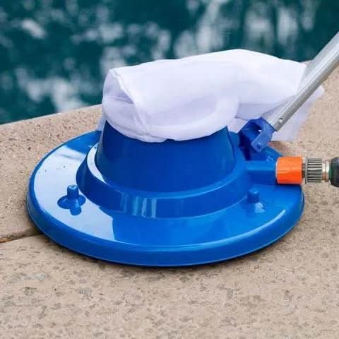 AQUAVAC – Pulitore per piscina senza chimici con forte potere di aspirazione per foglie e sporco