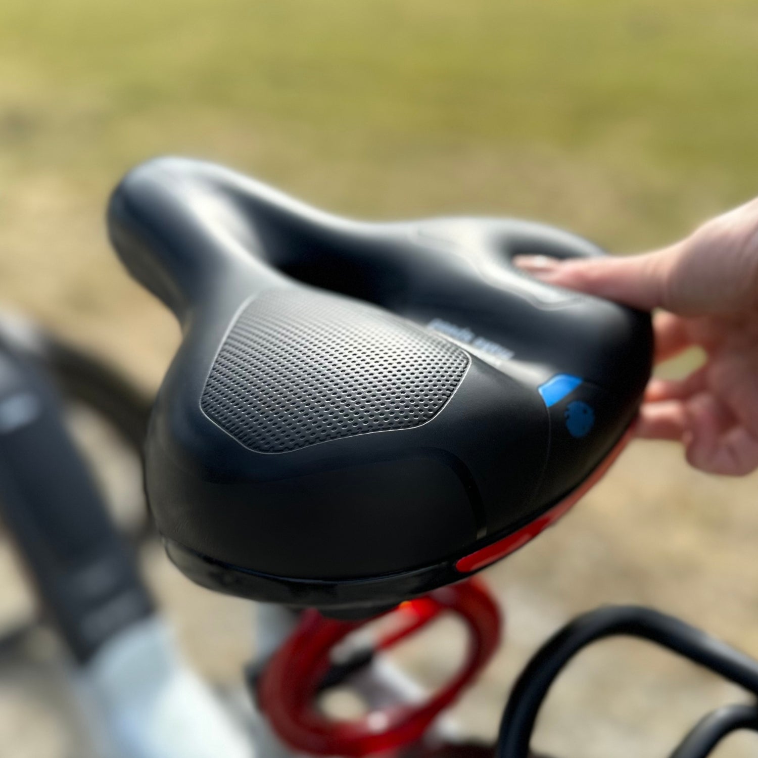 Sandsberg | Sella per Bicicletta CloudComfort Pro | Schiuma Memory che Allevia la Pressione | Nero