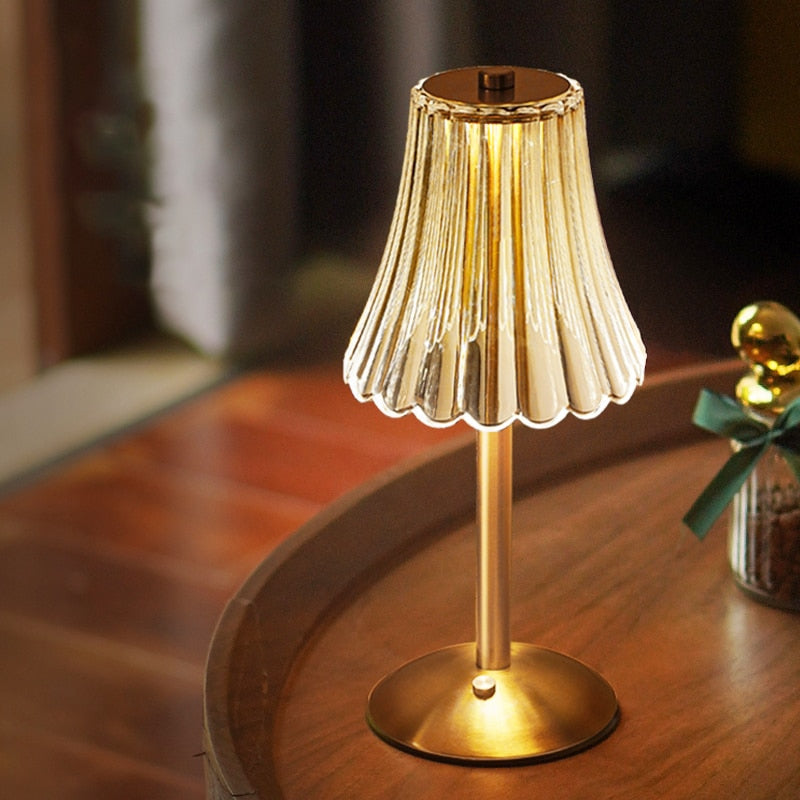 Lampada da Tavolo Billinca – Alluminio – Trasparente – 15W – Elegante Design a Fiore per Accenti Stilosi