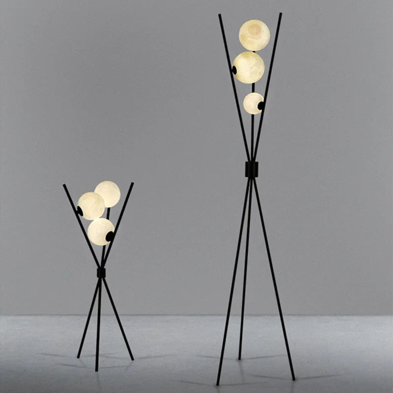 Bolaine Lampada da Terra – Metallo – Vetro Opaco – 3 Fonti di Luce – Design Moderno per il Soggiorno