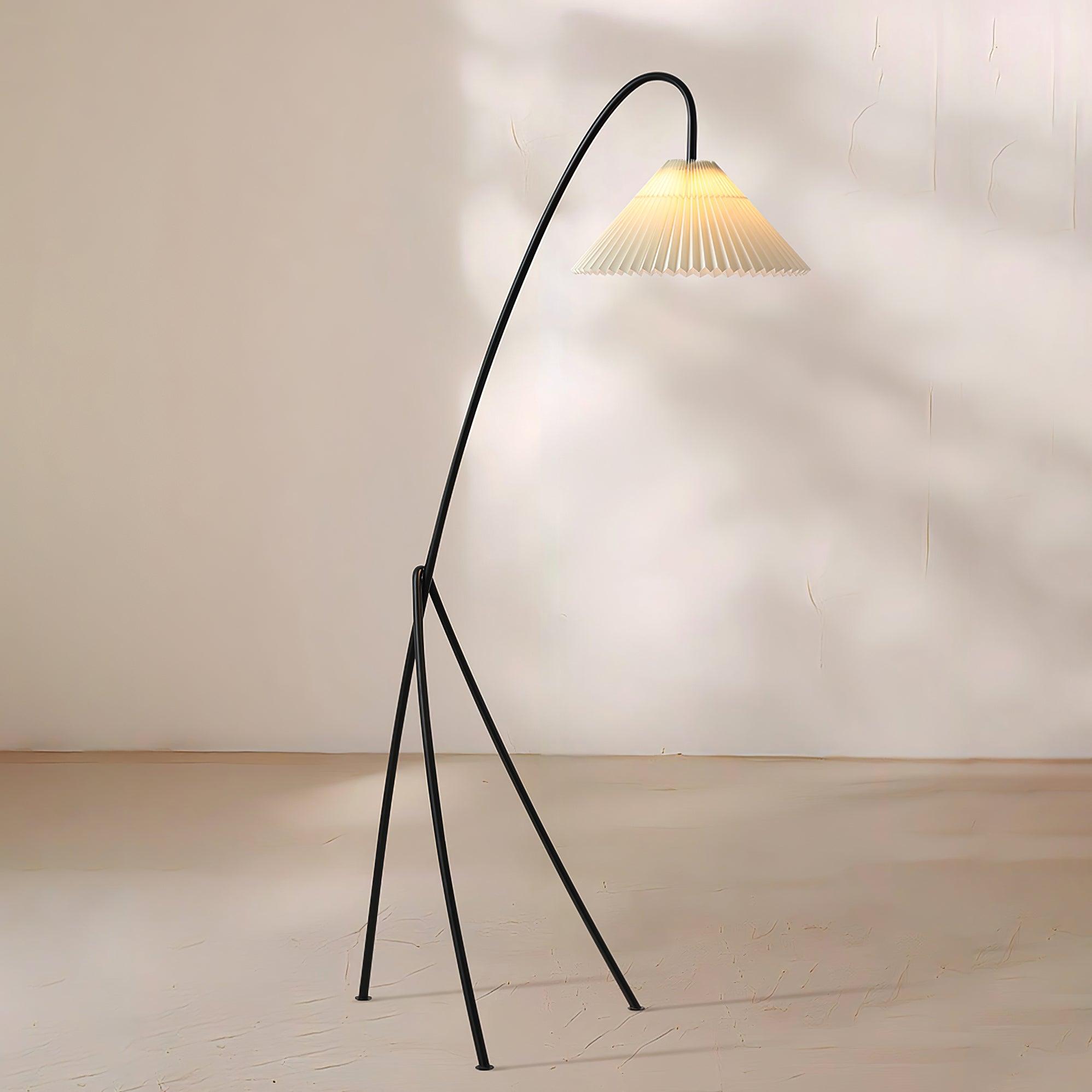 Lampada da terra Caralaven – Struttura in metallo – Beige – 160 cm – Design moderno pieghevole per soggiorno e ufficio