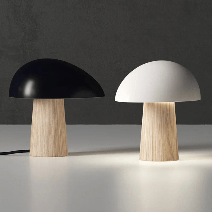 Lampada da tavolo Jano – Legno e Metallo – Naturale – Ø 28 cm – Design Scandinavo – Illuminazione LED