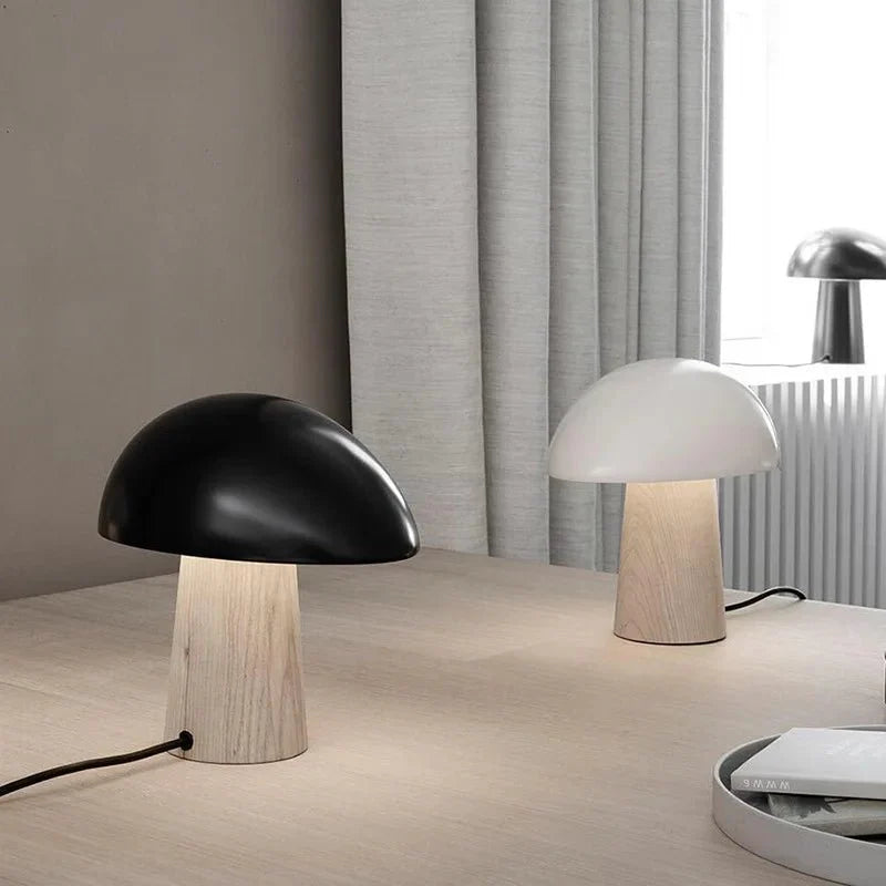 Lampada da tavolo Jano – Legno e Metallo – Naturale – Ø 28 cm – Design Scandinavo – Illuminazione LED