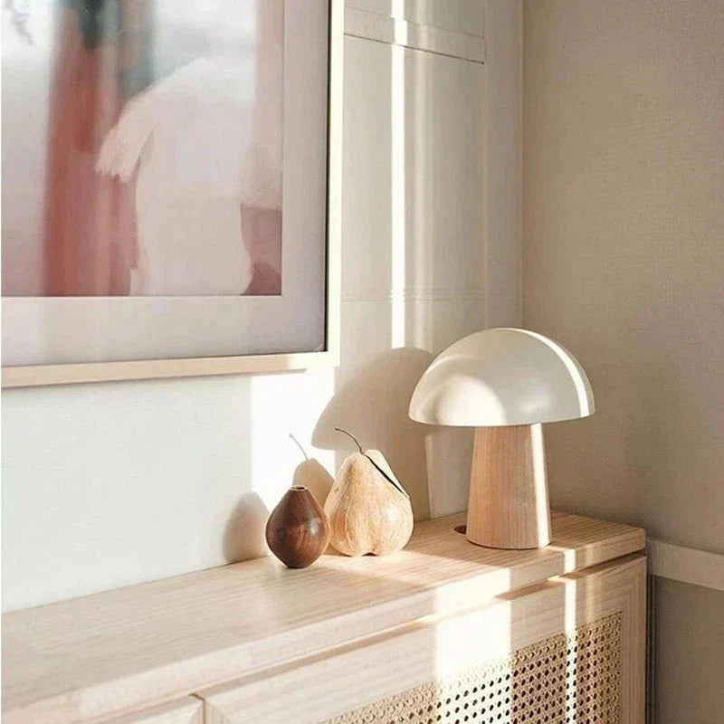 Lampada da tavolo Jano – Legno e Metallo – Naturale – Ø 28 cm – Design Scandinavo – Illuminazione LED