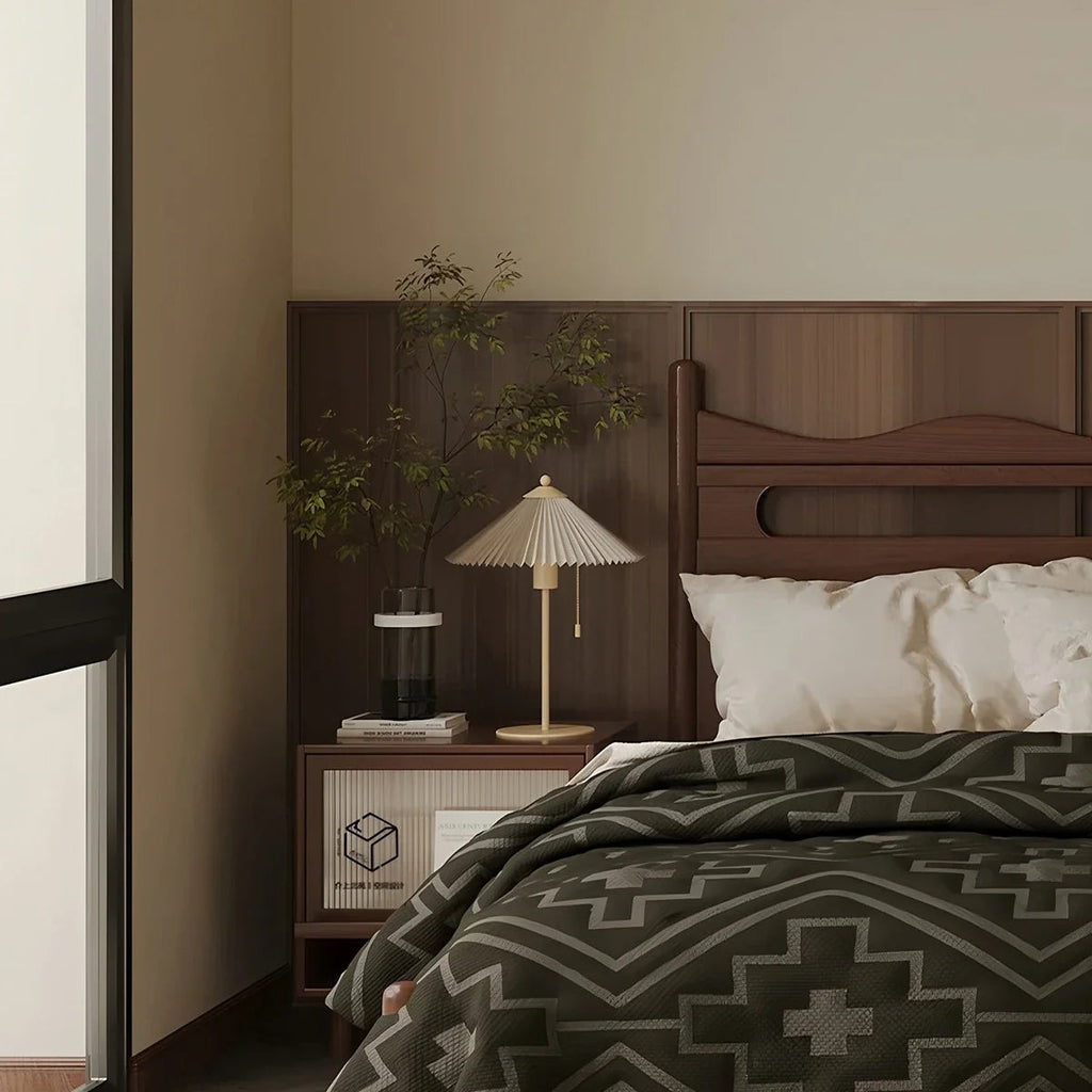 Lampada da Tavolo LERPA – Tessuto Plissettato – Ottone – Moderna – Illuminazione Elegante