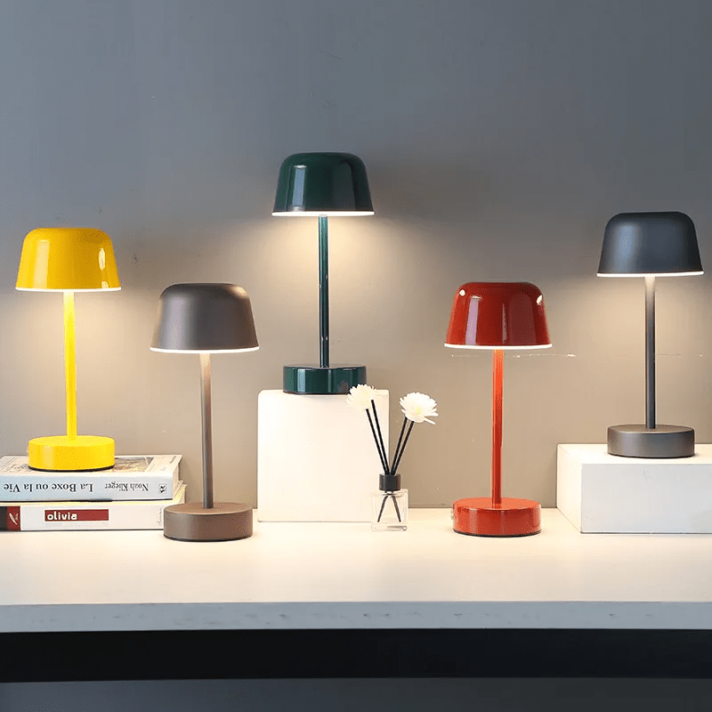 Lampada da tavolo Lusy – Metallo – Bianco – Dimmerabile – Design moderno