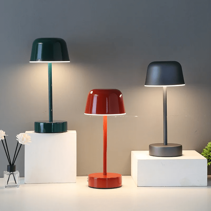 Lampada da tavolo Lusy – Metallo – Bianco – Dimmerabile – Design moderno