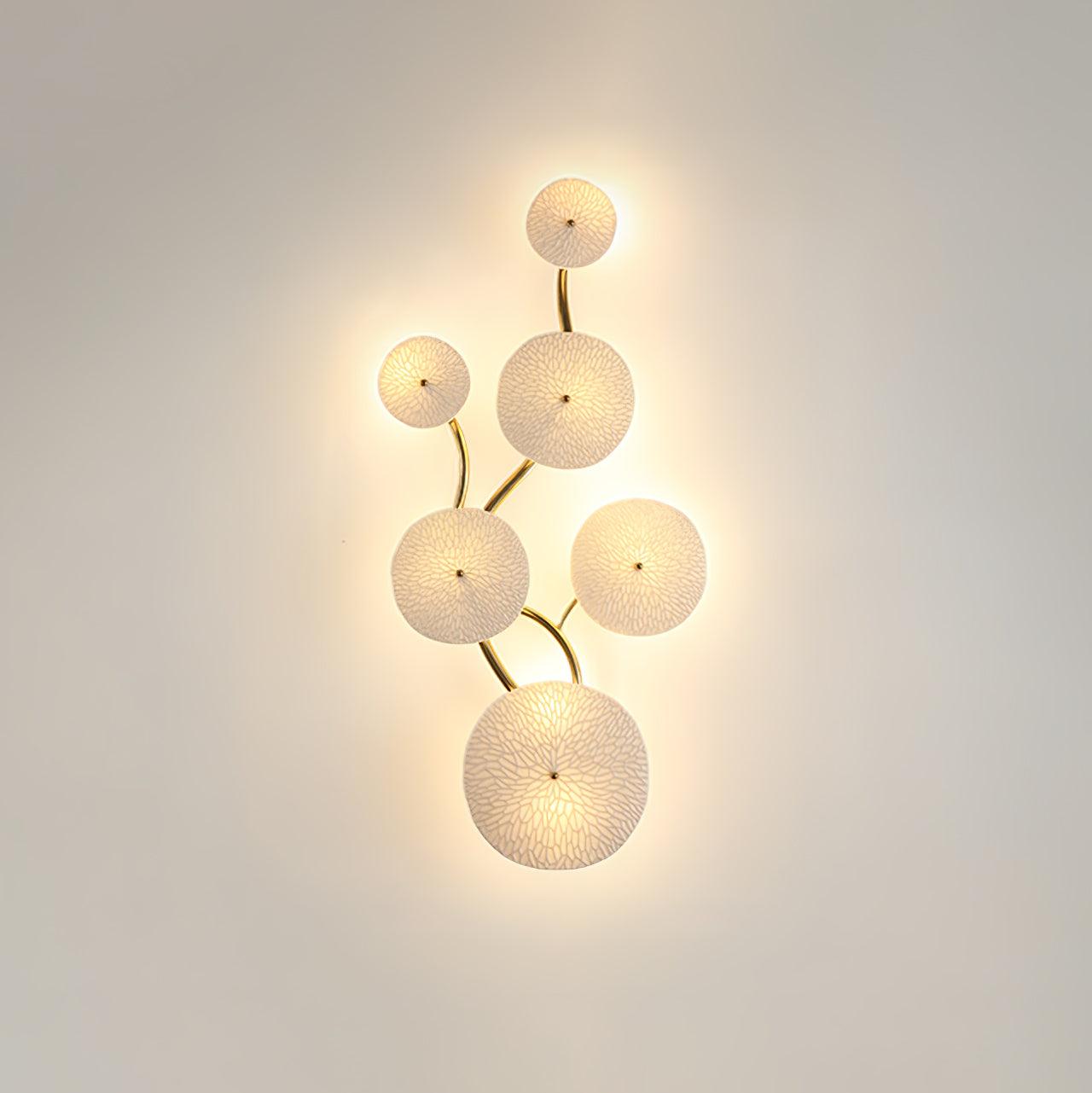 Lampada da Parete Lys Lotus – Ceramica – Bianca con Accenti Dorati – 4–8 Tazze – Elegante Lampada da Parete per Interni