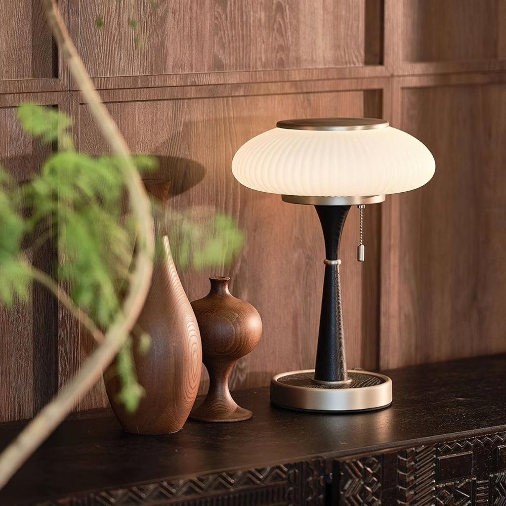 Lampada da tavolo Matsuteko – Legno di noce e vetro – Luce calda – Stile retro – E26/E27