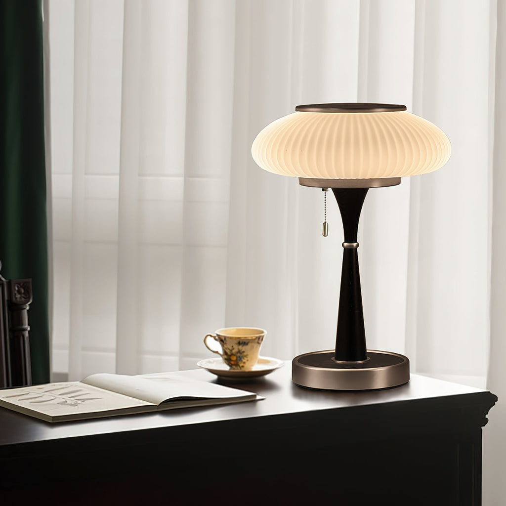 Lampada da tavolo Matsuteko – Legno di noce e vetro – Luce calda – Stile retro – E26/E27