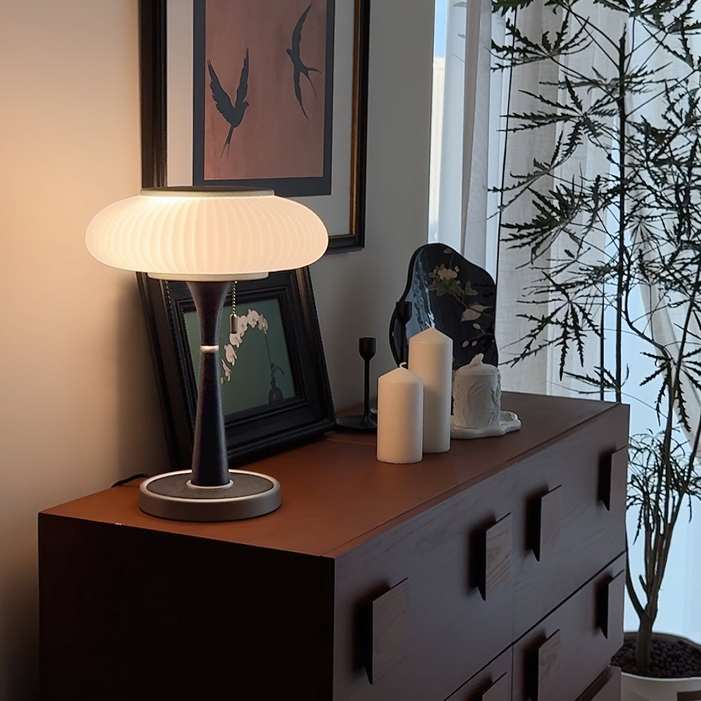 Lampada da tavolo Matsuteko – Legno di noce e vetro – Luce calda – Stile retro – E26/E27