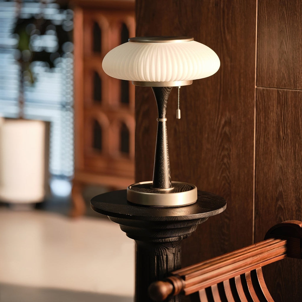 Lampada da tavolo Matsuteko – Legno di noce e vetro – Luce calda – Stile retro – E26/E27