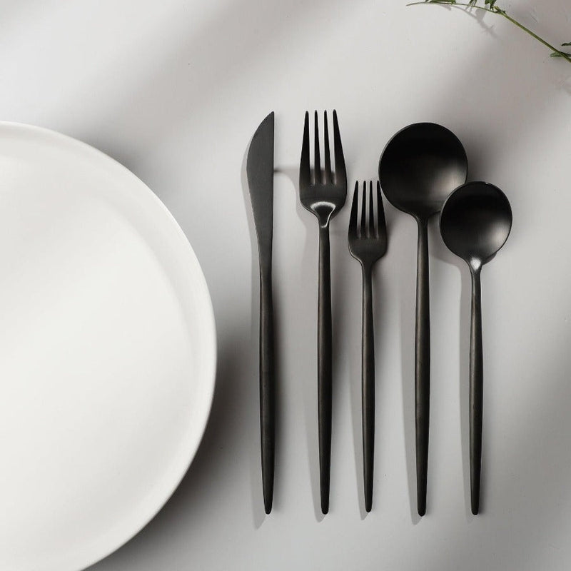 Posate minimaliste in acciaio inossidabile – Eleganza in un design semplice
