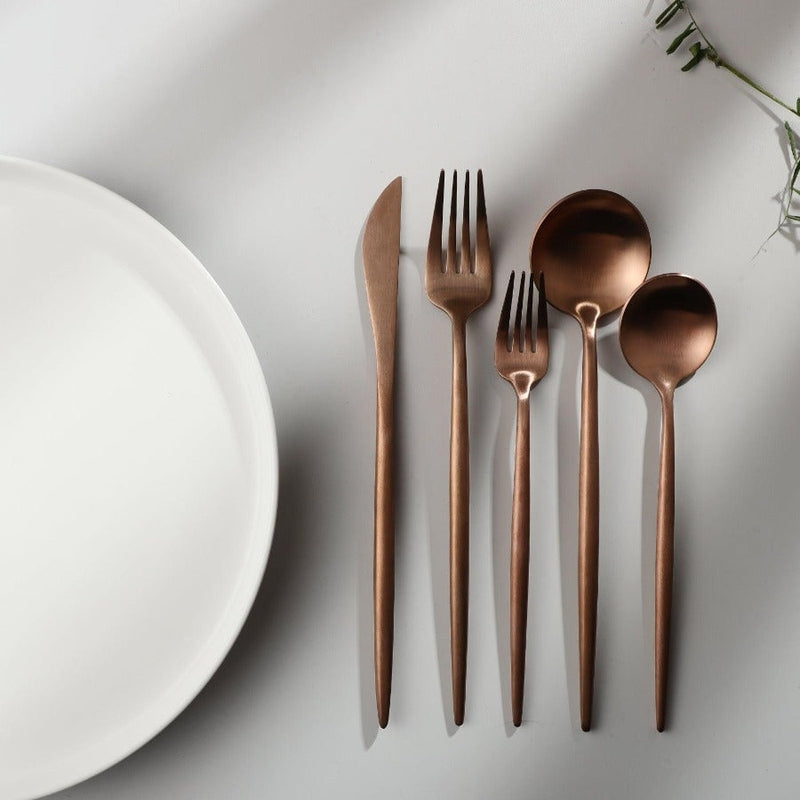 Posate minimaliste in acciaio inossidabile – Eleganza in un design semplice