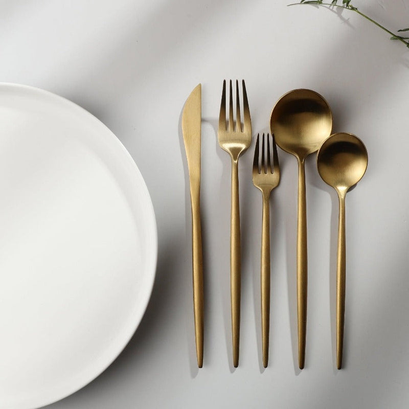 Posate minimaliste in acciaio inossidabile – Eleganza in un design semplice