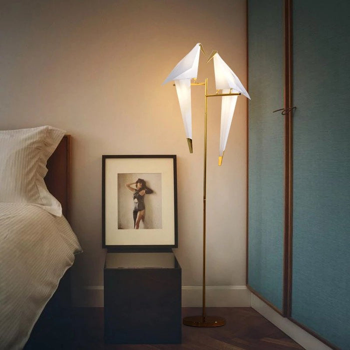 Lampada da tavolo Origami – Base in metallo – Bianco – Moderna – Linguaggio formale elegante