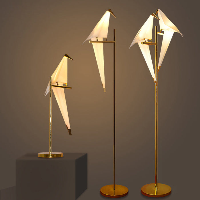 Lampada da tavolo Origami – Base in metallo – Bianco – Moderna – Linguaggio formale elegante