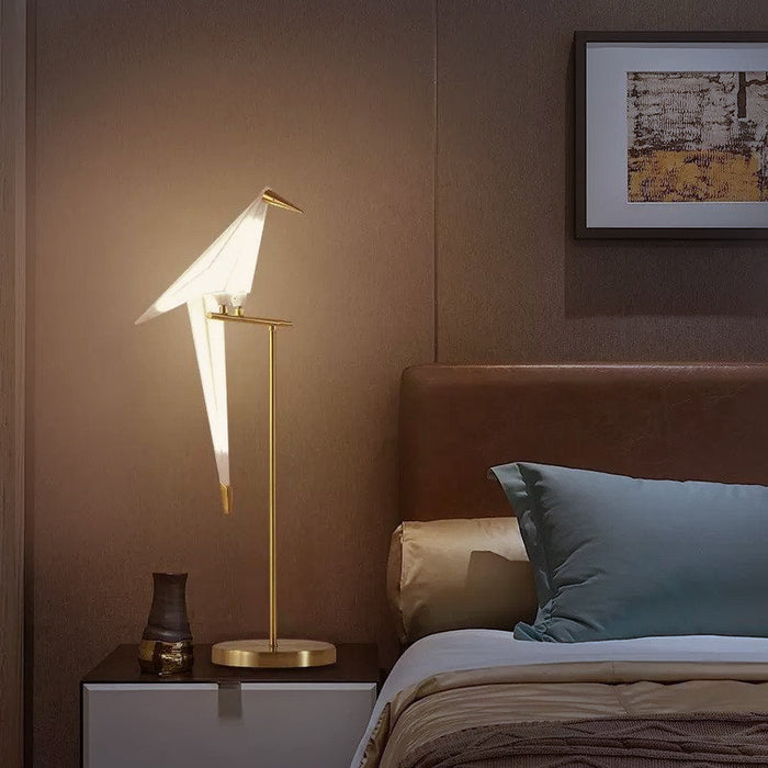 Lampada da tavolo Origami – Base in metallo – Bianco – Moderna – Linguaggio formale elegante