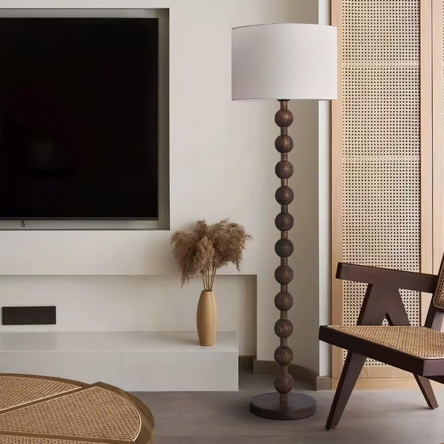 Lampada da terra Osvira – Noce e legno di frassino – Bianco – 160 cm – Lampada LED moderna per il soggiorno