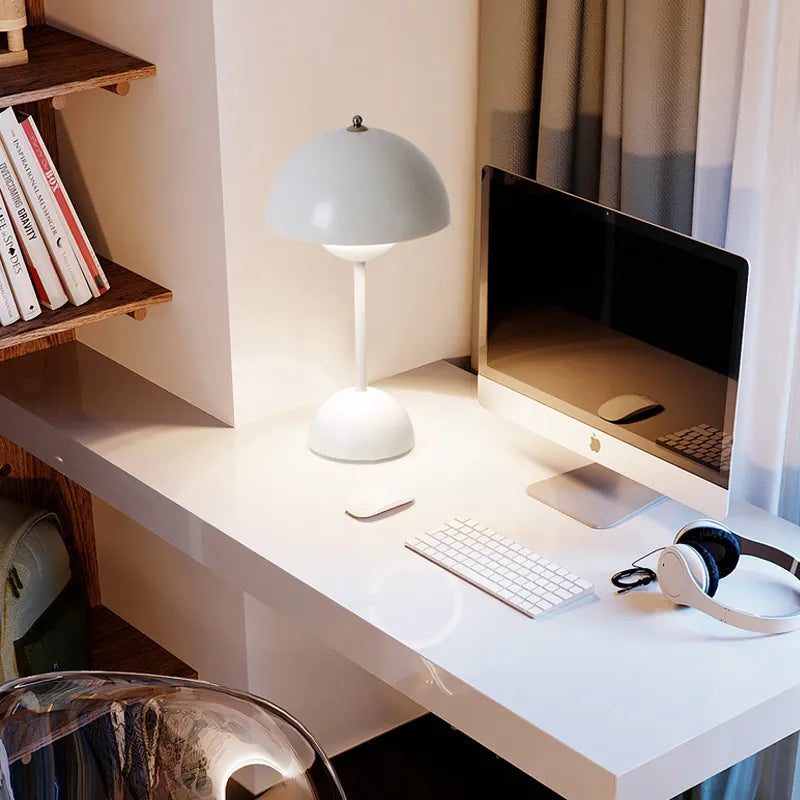 Lampada da tavolo LED Lumora | Dimmerabile in 3 livelli | Ricaricabile tramite USB | Design scandinavo
