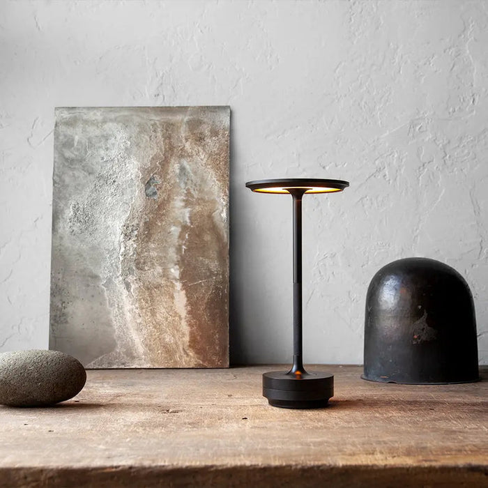 Lampada da tavolo Pato – Ottone – Lampada da tavolo LED a batteria senza fili – Moderna – Elegante illuminazione d'accento