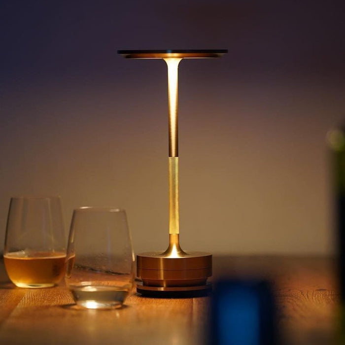Lampada da tavolo Pato – Ottone – Lampada da tavolo LED a batteria senza fili – Moderna – Elegante illuminazione d'accento
