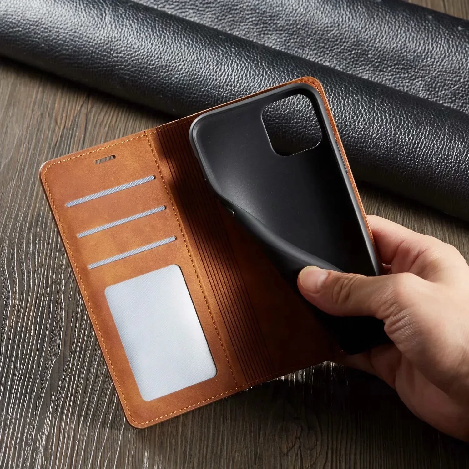 Sandsberg | Custodia in pelle per iPhone | Funzione di supporto magnetico per carte | Diversi colori