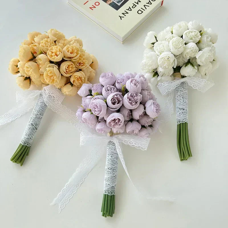 Bouquet di Peonie in Seta Romantico di Lyra con 27 Fiori Realistici