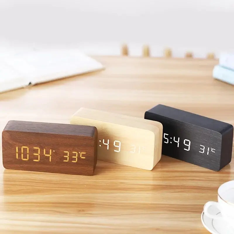 Sandsberg | Sveglia Digitale in Legno | Display LED, Funzionamento Silenzioso