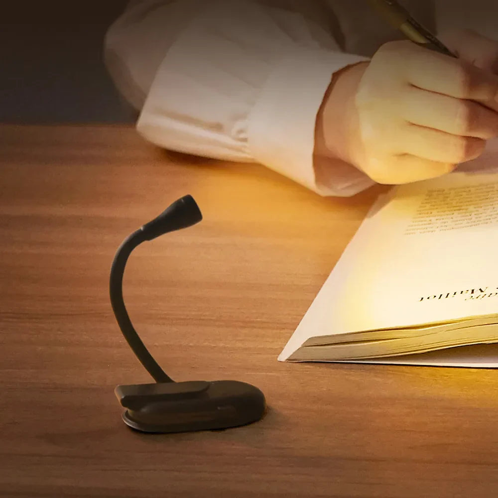 Mini Luce da Libro - Luce Notturna Portatile Clip-On con Ricarica USB, LED Dimmerabile per Camera da Letto, Protezione per gli Occhi e Campeggio - Lampada da Libro con Clip Ruotabile a 360°