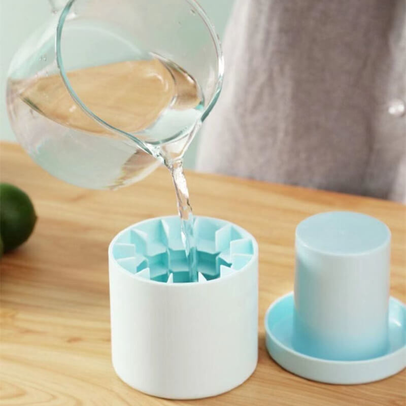 FrozenIce - Distributore di cubetti di ghiaccio portatile in silicone con coperchio