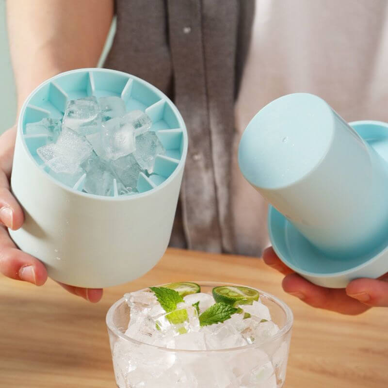 FrozenIce - Distributore di cubetti di ghiaccio portatile in silicone con coperchio