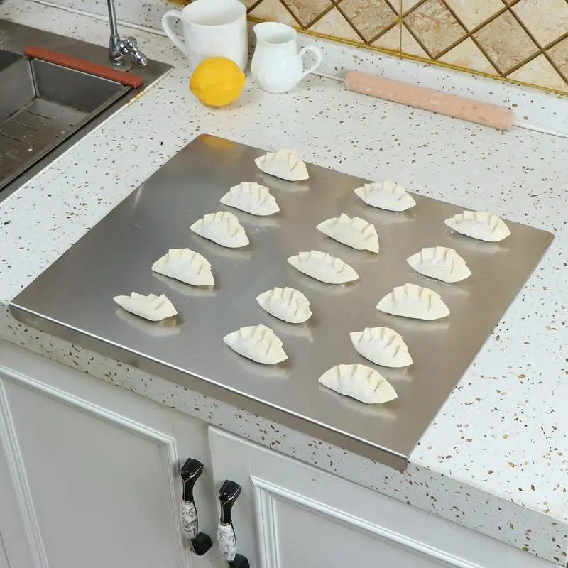 Brehn | SliceGrip – Tagliere in acciaio inox con superficie antiscivolo e rialzata