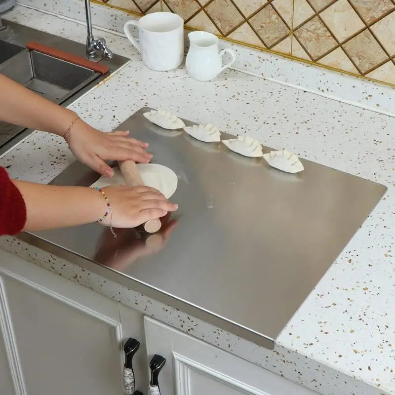 Brehn | SliceGrip – Tagliere in acciaio inox con superficie antiscivolo e rialzata