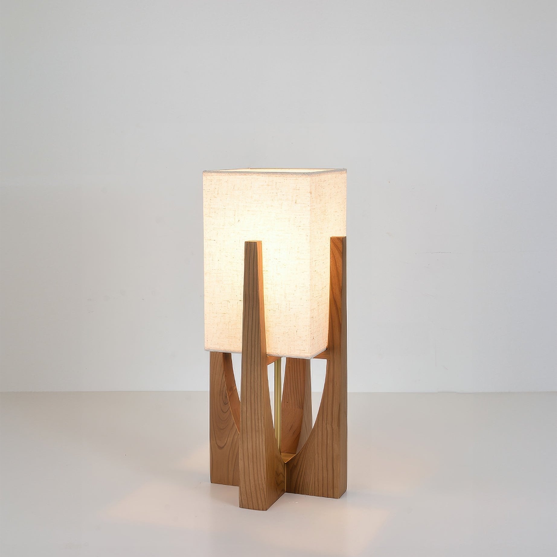 Lampada da terra – Legno & Tessuto – Naturale – 23×52 cm – Minimalista & Efficiente