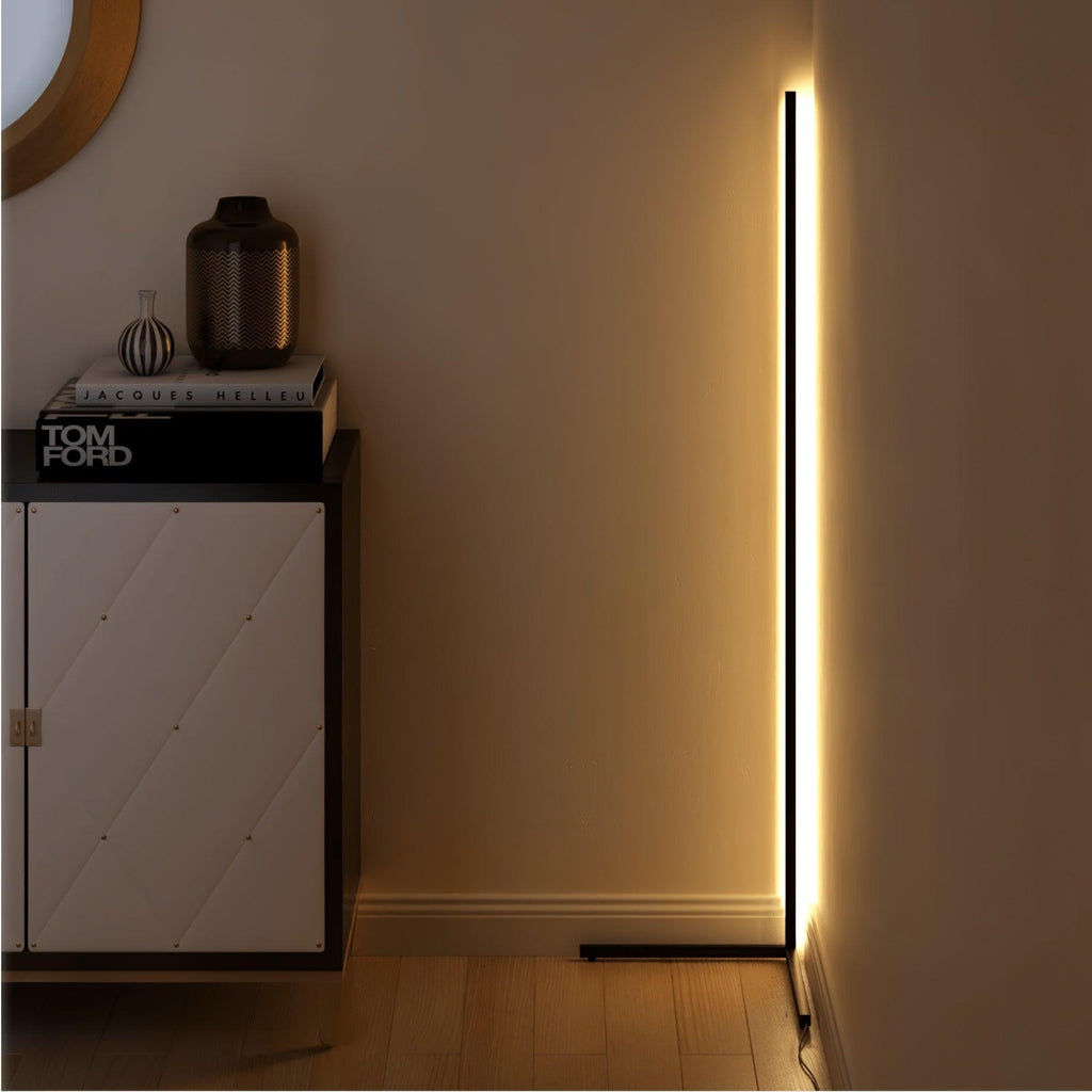 Lampada da terra – Nero opaco – Moderna – Illuminazione LED – Minimalista – Ideale per il soggiorno