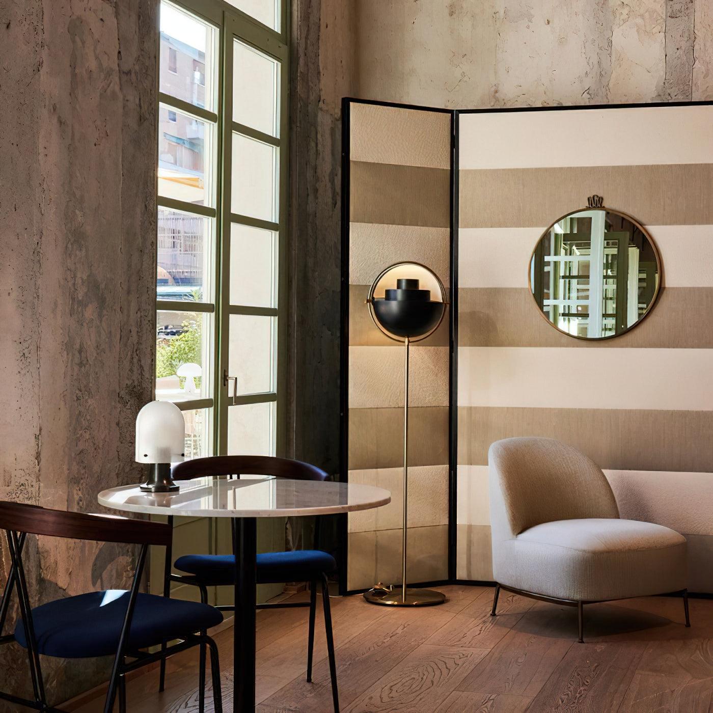 Lampada da terra – Metallo – Oro – 160 cm – Design moderno per soggiorno e illuminazione elegante